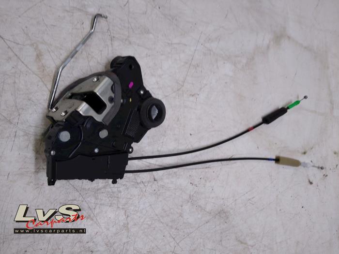 Toyota Prius Türschlossmechanik 4-türig links vorne