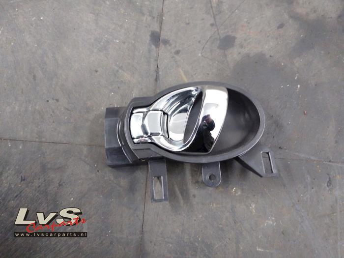 Nissan Micra Poignée