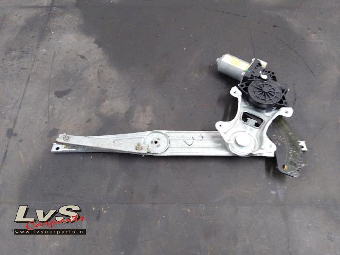 Nissan Micra Fenstermechanik 4-türig links vorne