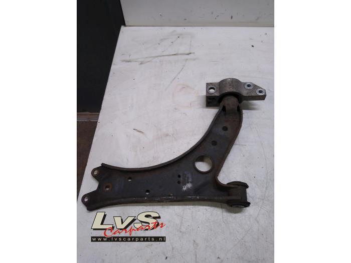 Volkswagen Caddy Querlenker links vorne