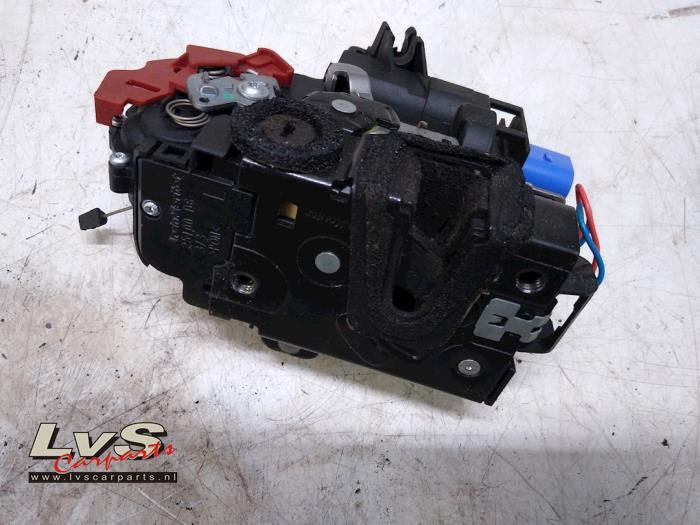 Skoda Fabia Serrure portière mécanique 4portes arrière gauche