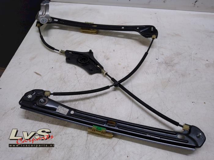 Volkswagen Golf Mécanique vitre 4portes avant droite