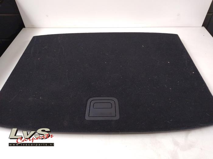 Audi A4 Plaque sol coffre