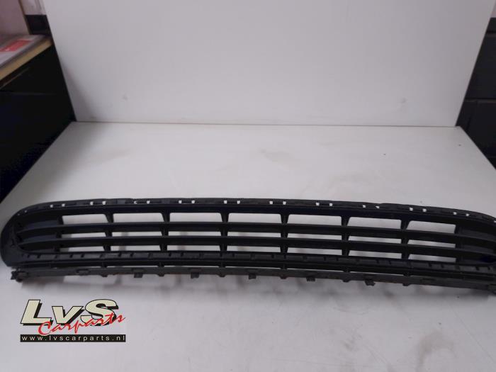 Volkswagen Golf Front bumper, central component