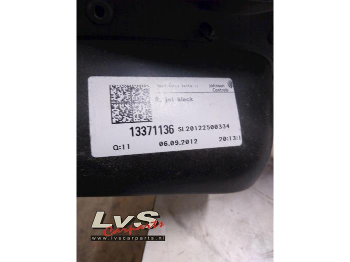 Opel Astra Revêtement panneau latéral arrière gauche