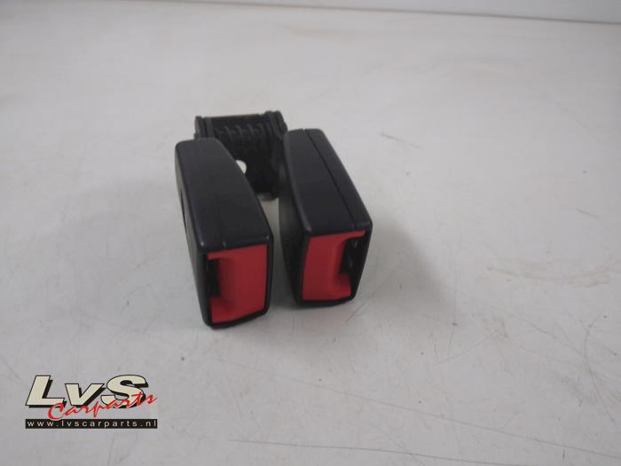Opel Astra Rear seatbelt buckle, centre