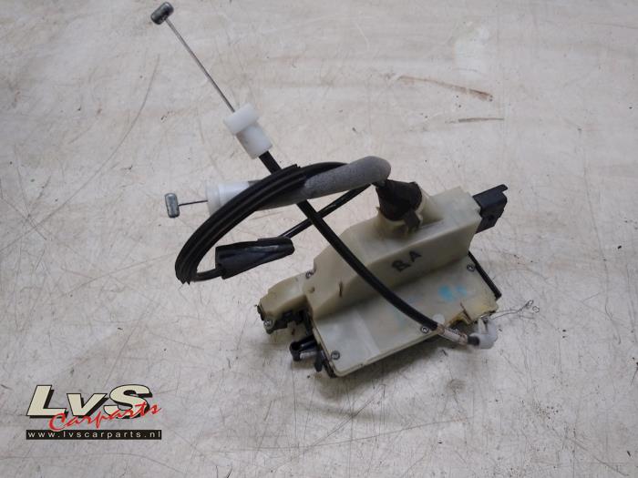 Peugeot 208 Serrure portière mécanique 4portes arrière droite