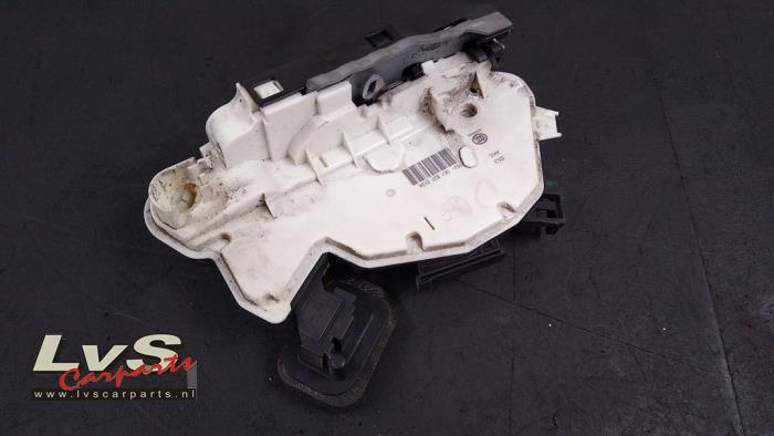 Skoda Octavia Deurslot Mechaniek 4Deurs links-voor