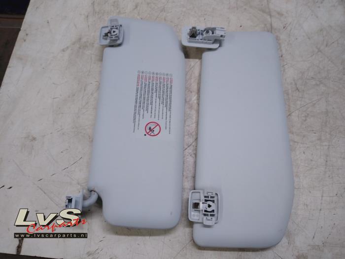 Peugeot 208 Pare-soleil