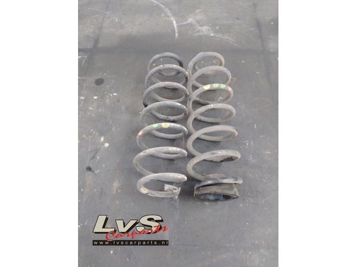 Volkswagen Polo Schroefveer achter