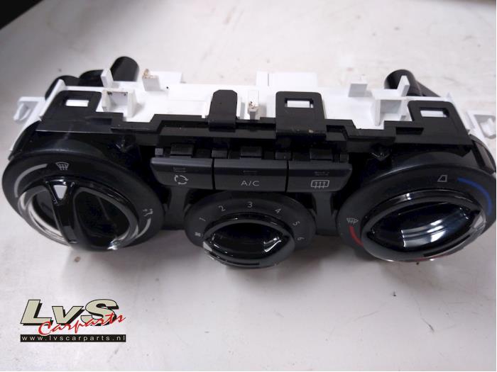 Peugeot 2008 Heater control panel