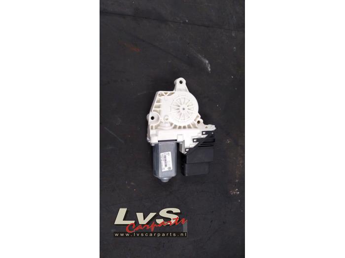 Volkswagen Tiguan Door window motor