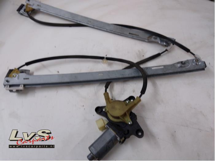 Mercedes Vito Fenstermotor Tür