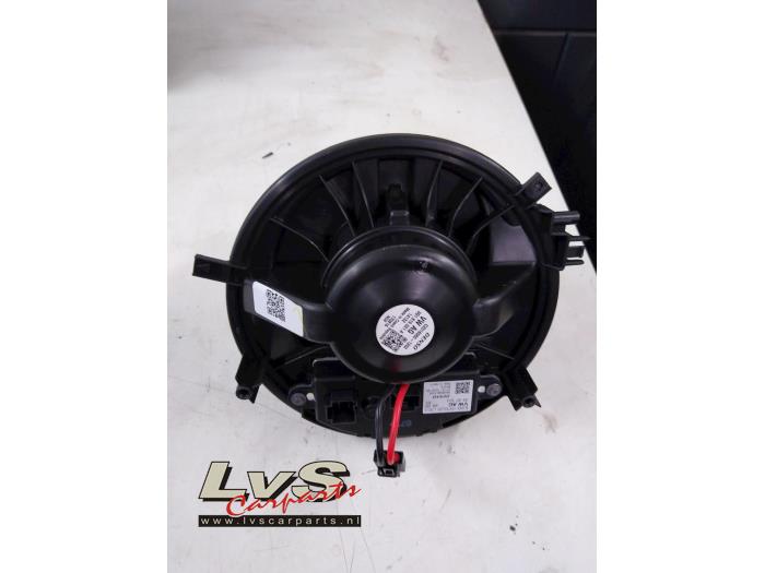 Volkswagen Passat Heating and ventilation fan motor