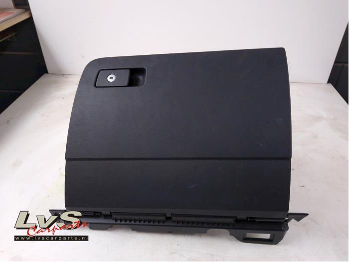 Volkswagen Passat Dashboardkastje