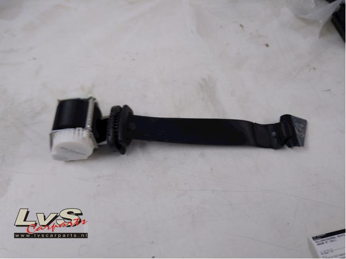 Jaguar XF Rear seatbelt, right
