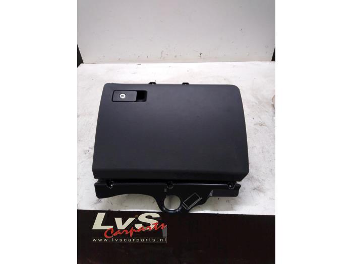 Volkswagen Passat Dashboardkastje