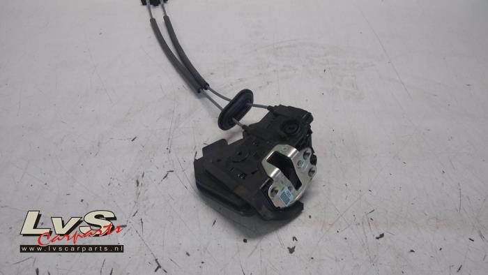 Kia Niro Deurslot Mechaniek 4Deurs links-achter