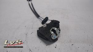 Gebruikte Deurslot Mechaniek 4Deurs links-achter Kia Niro I (DE) 1.6 GDI PHEV Prijs € 30,00 Margeregeling aangeboden door LvS Carparts