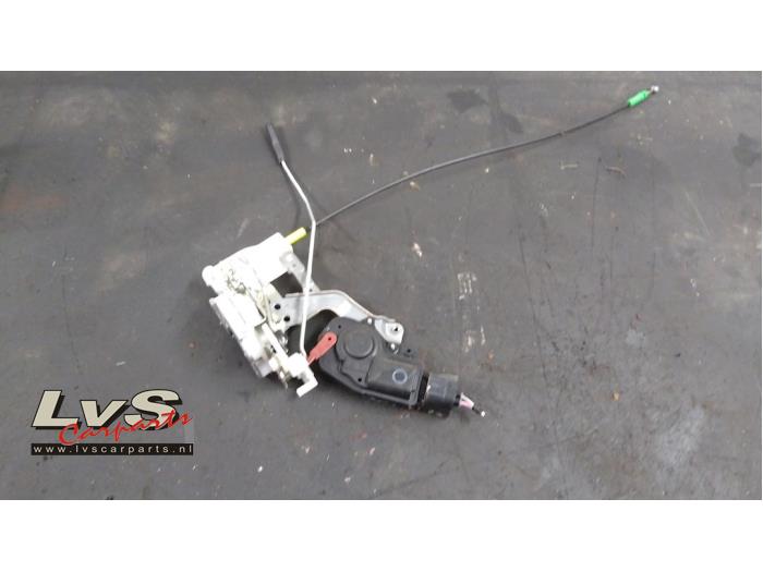 Toyota Aygo Front door lock mechanism 4-door, right