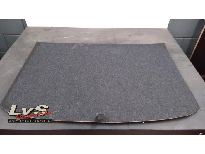 Volvo V40 Plaque sol coffre