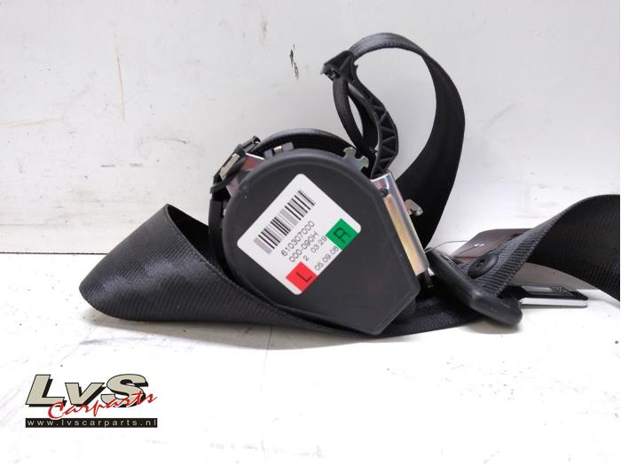 Audi A4 Sicherheitsgurt Schließe rechts hinten