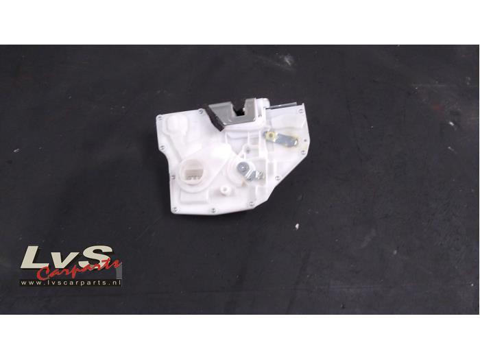 Suzuki Swift Deurslot Mechaniek 2Deurs rechts