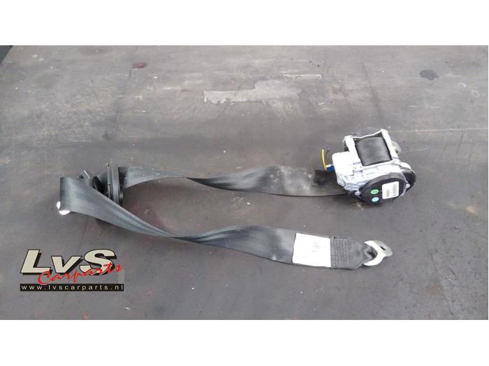 Volkswagen Golf Tendeur de ceinture droit