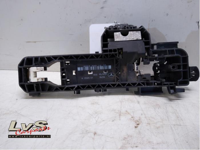 Mercedes E-Klasse Türgriff 4-türig rechts vorne