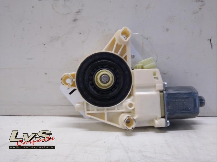 Mercedes E-Klasse Mécanique vitre 4portes arrière gauche