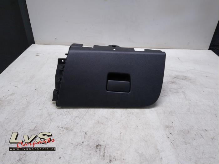 Opel Astra Dashboardkastje