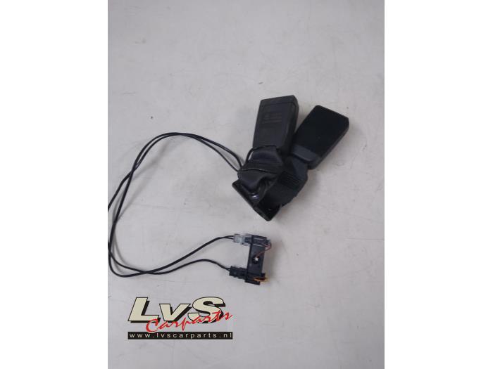 Opel Astra Rear seatbelt buckle, centre