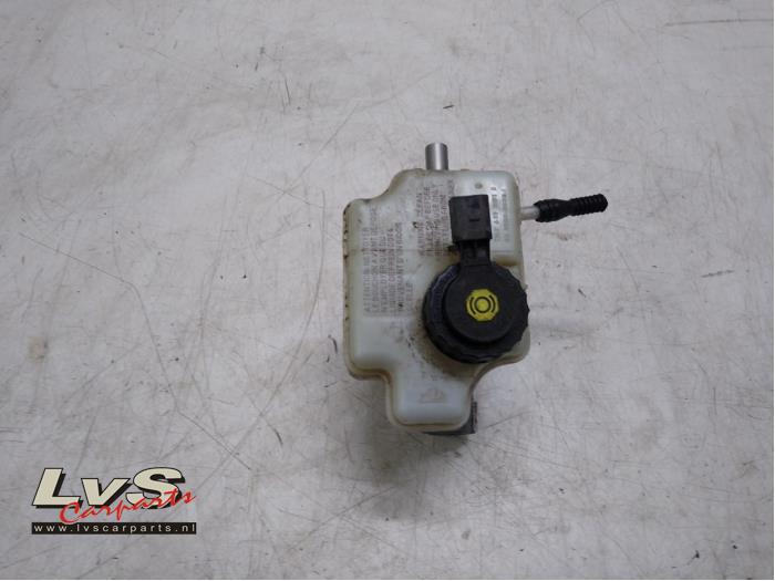 Volkswagen Caddy Hoofdremcilinder