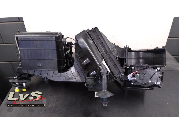 Volkswagen Touareg Heater housing