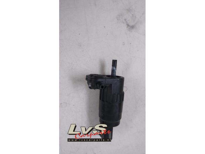 Volkswagen Golf Windscreen washer pump