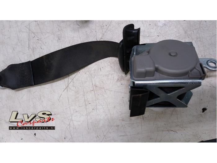 BMW 3-Serie Rear seatbelt, right