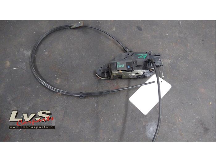 Peugeot 207 Serrure portière mécanique 4portes avant droite