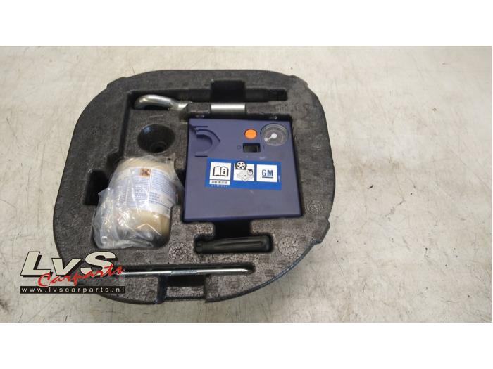 Opel Adam Wagenheber- Set