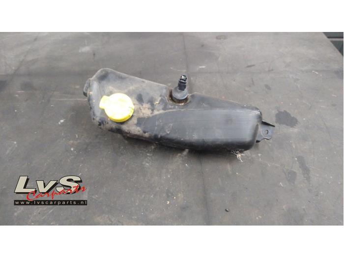 Dacia Sandero Ruitensproeiertank voor