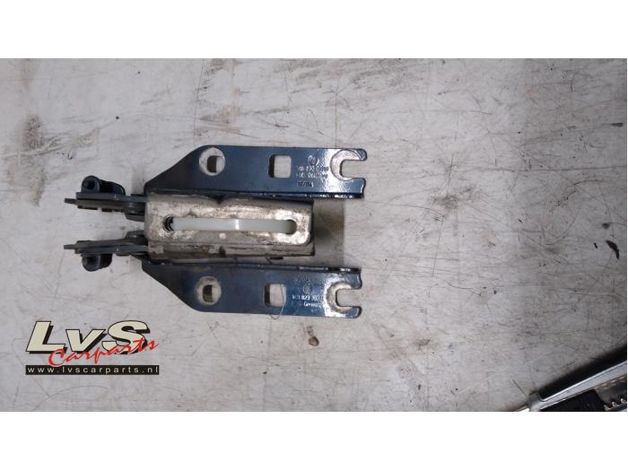 Volkswagen Golf Bonnet Hinge