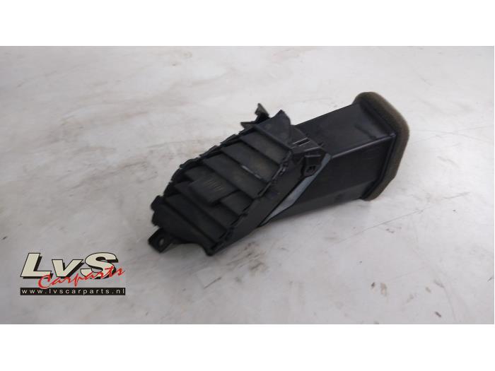 Ford KA+ Dashboard vent