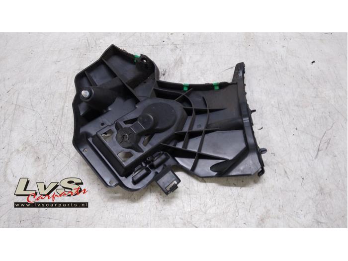 Volvo V40 Stoßstangenstütze rechts hinten