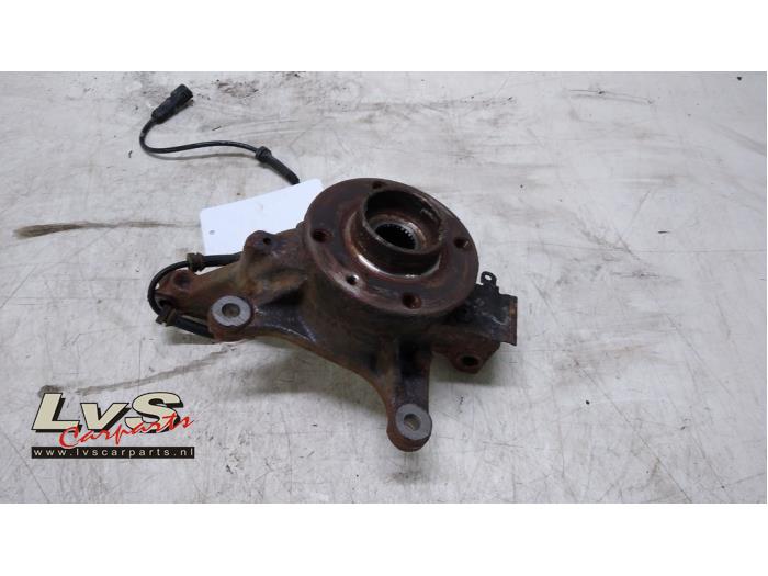 Renault Captur Achsschenkelhalter links vorne