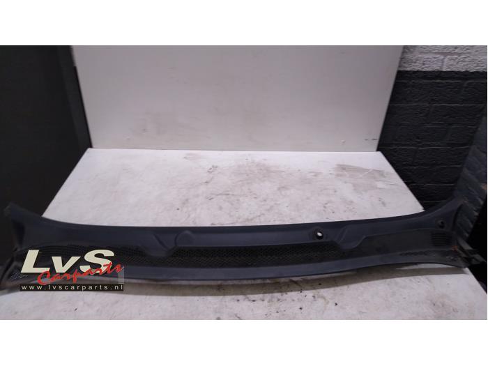 Opel Adam Cowl top grille