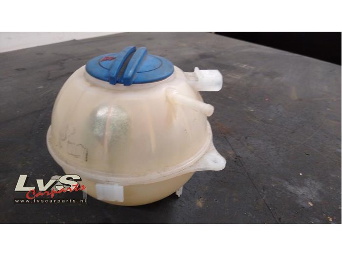 Volkswagen Polo Expansion vessel