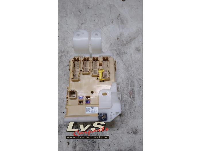 Toyota Auris Fuse box