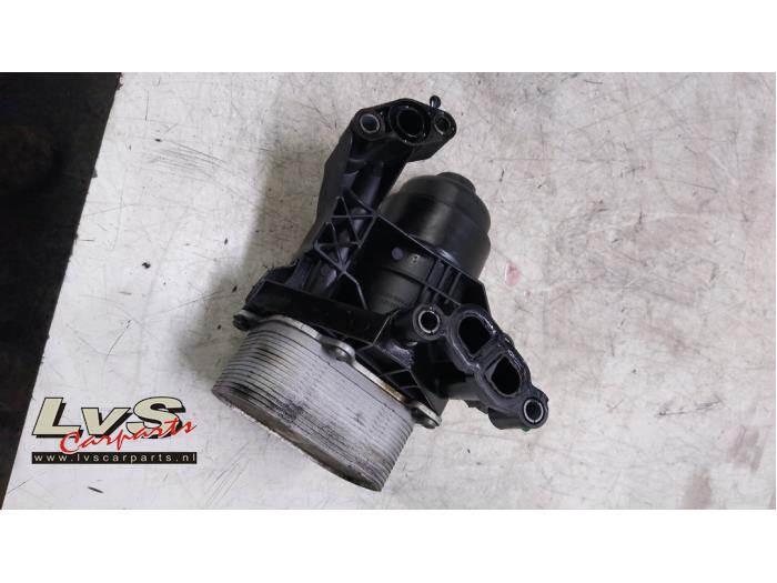 Volkswagen Passat Oil filter housing