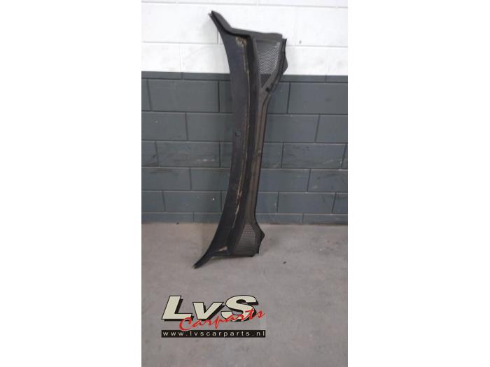 Volkswagen Arteon Cowl top grille