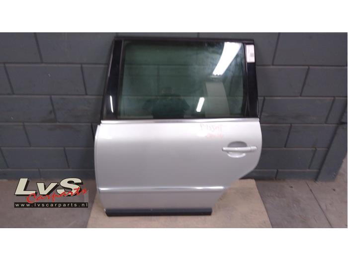 Volkswagen Passat Rear door 4-door, left