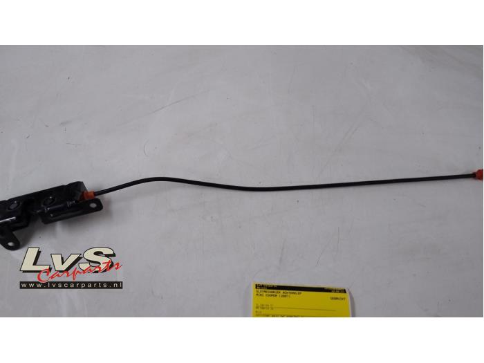Mini Cooper Tailgate lock mechanism